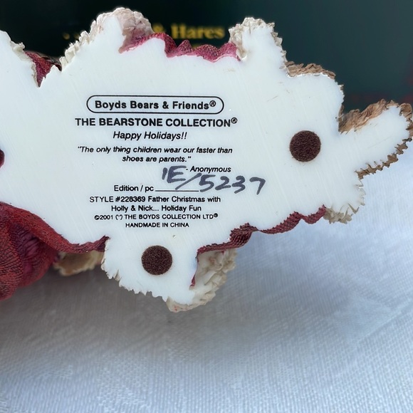 Boyds Bears “Father Christmas With Holly & Nick Holiday Fun” figurine - Picture 3 of 3